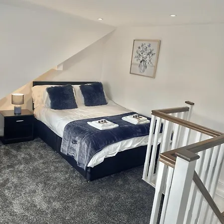 Loft By Brookland Serviced Short Lets With Free Wifi ليدز